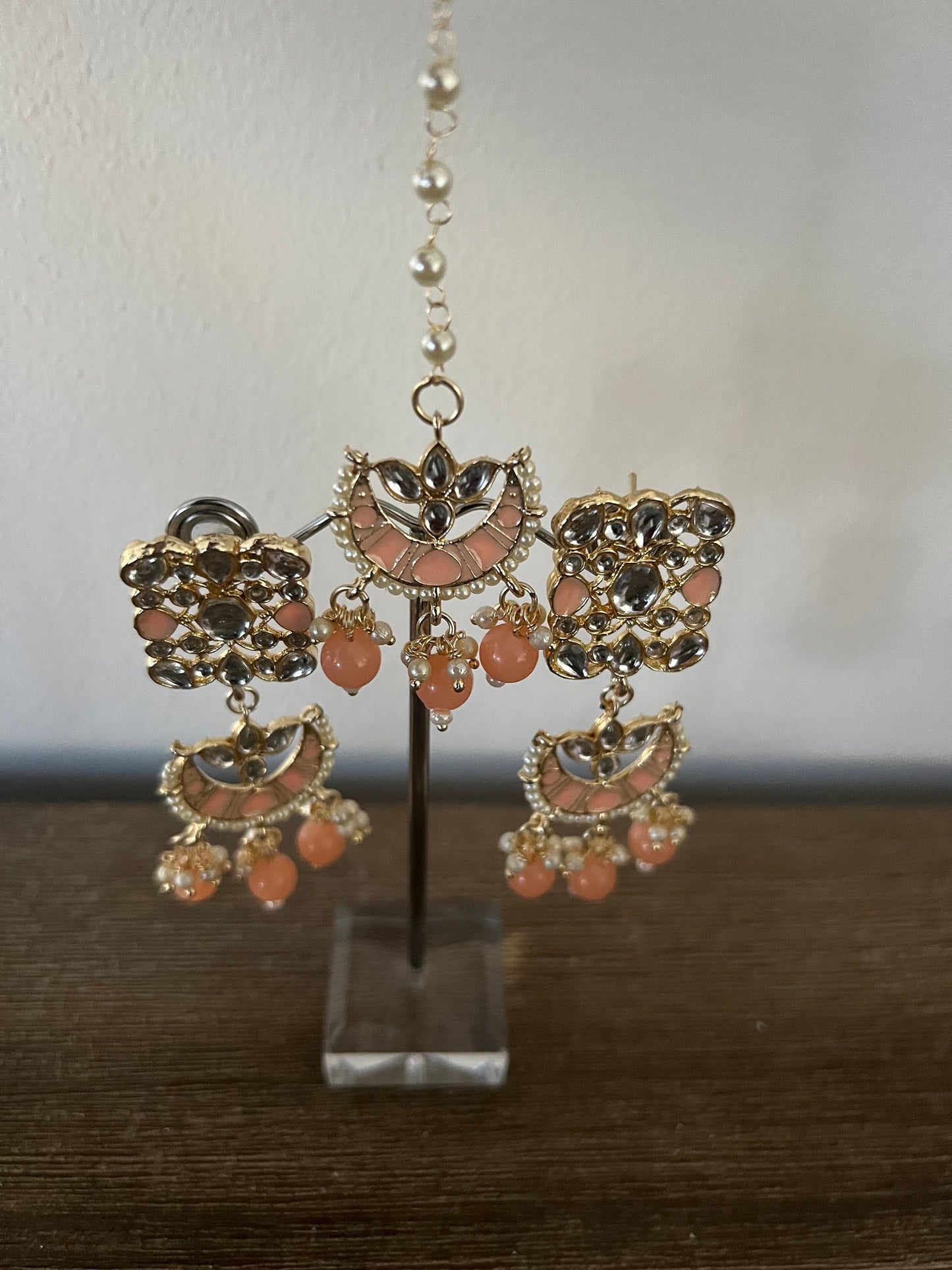 Meenakari Daabi Kundan peach with light gold beaded faux pearl Indian choker and earring set