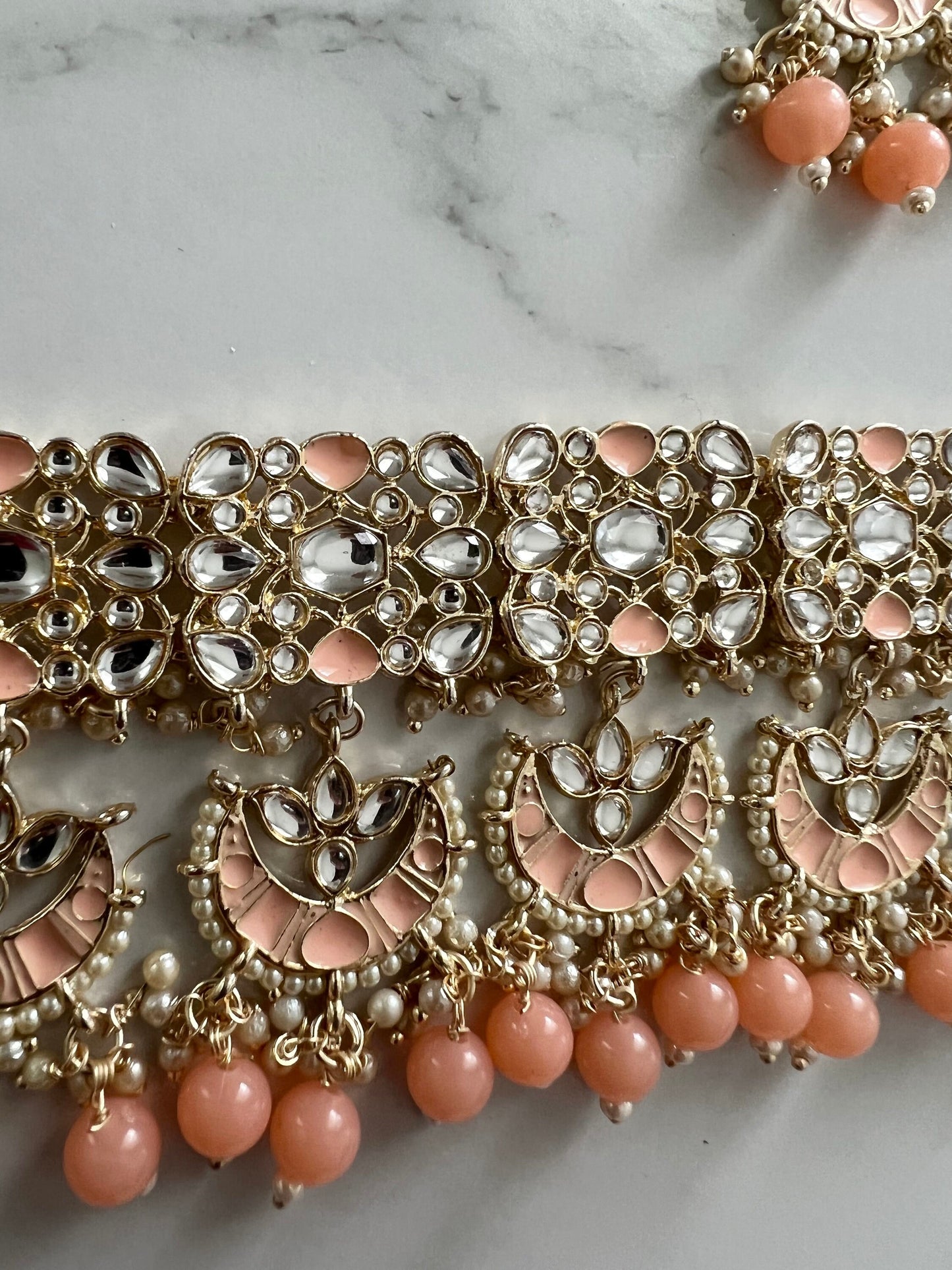 Meenakari Daabi Kundan peach with light gold beaded faux pearl Indian choker and earring set