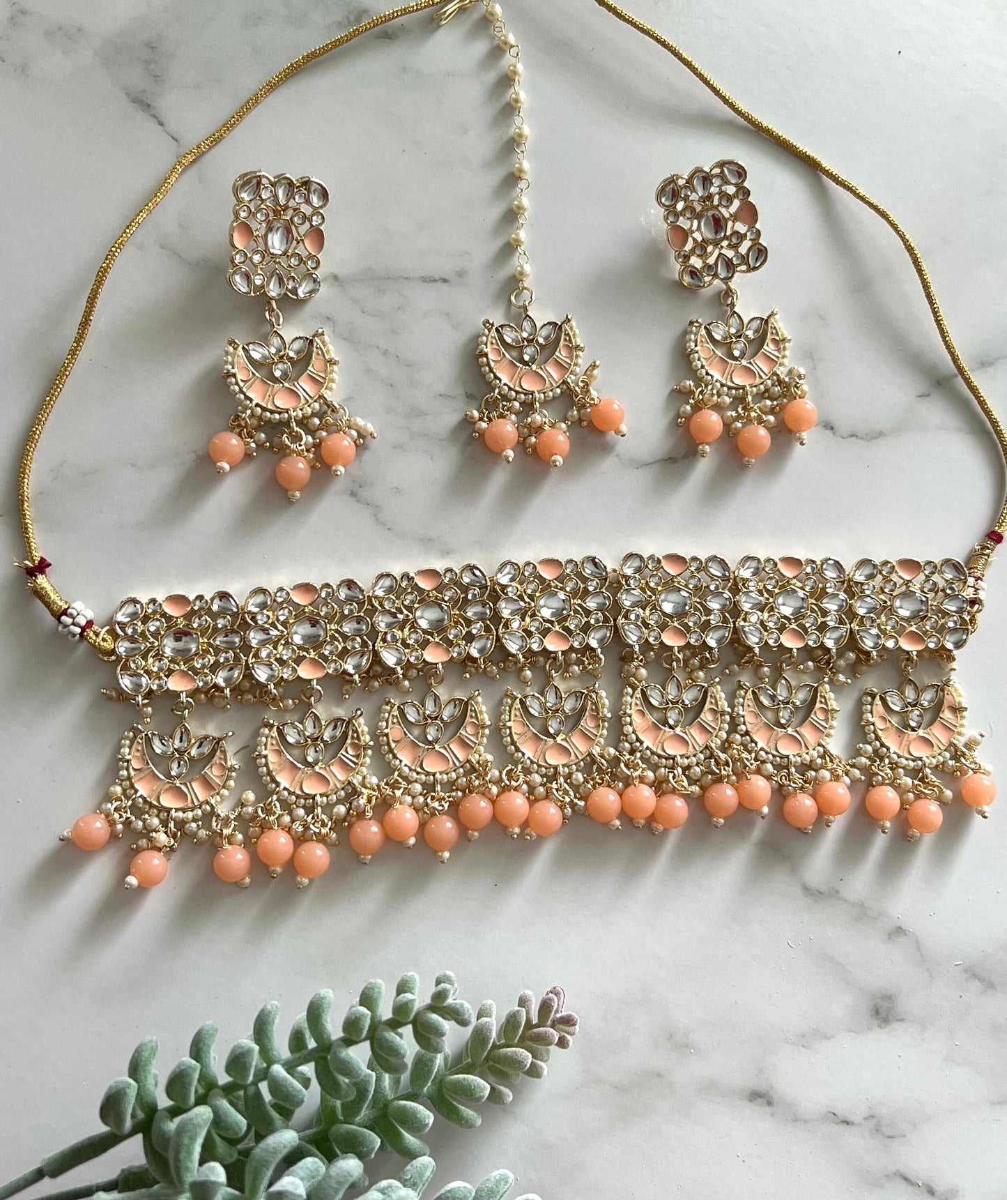 Meenakari Daabi Kundan peach with light gold beaded faux pearl Indian choker and earring set